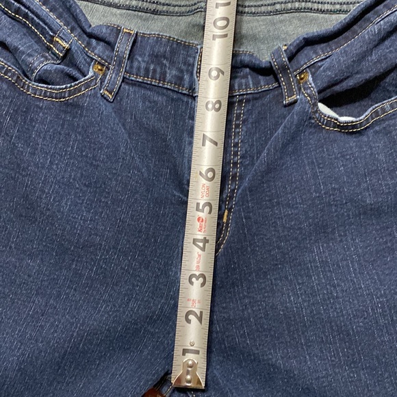 Signature Levi Strauss Curvy bootcut 16 short - Picture 8 of 9